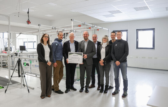 Besuch IBU (v.l.n.r. Henschel, Kock, Dahlin, Löw, Wick, Franz, Wüstenfeld, Sattlecker) Besuch IBU (v.l.n.r. Henschel, Kock, Dahlin, Löw, Wick, Franz, Wüstenfeld, Sattlecker)